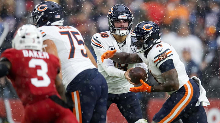 Giving D'Andre Swift the chance to carry the ball more is one way to get the Bears offense rolling early, but they usually give up on it at first sign of problems. Giving D'Andre Swift the chance to carry the ball more is one way to get the Bears offense rolling early, but they usually give up on it at first sign of problems.