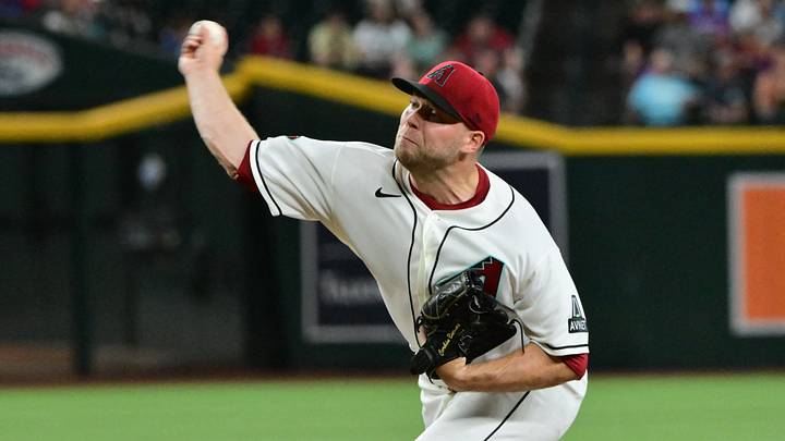 Sep 14, 2026; Phoenix, Arizona, USA; Arizona Diamondbacks pitcher Corbin Burnes (39) throws in the first inning against the Miami Marlins at Chase Field. Mandatory Credit: Matt Kartozian-Imagn Images Sep 14, 2026; Phoenix, Arizona, USA; Arizona Diamondbacks pitcher Corbin Burnes (39) throws in the first inning against the Miami Marlins at Chase Field. Mandatory Credit: Matt Kartozian-Imagn Images