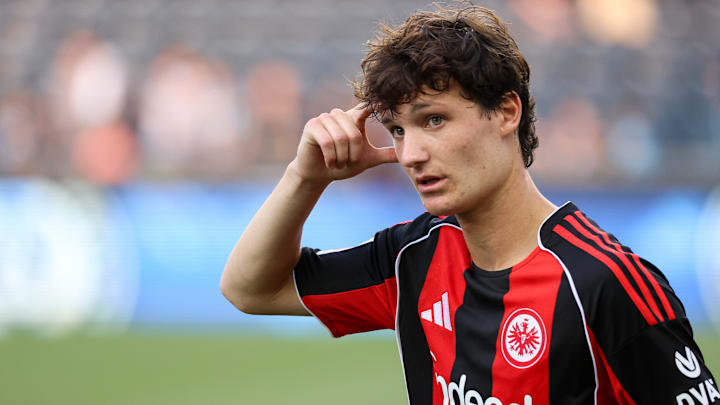 Paxten Aaronson verlässt Eintracht Frankfurt 