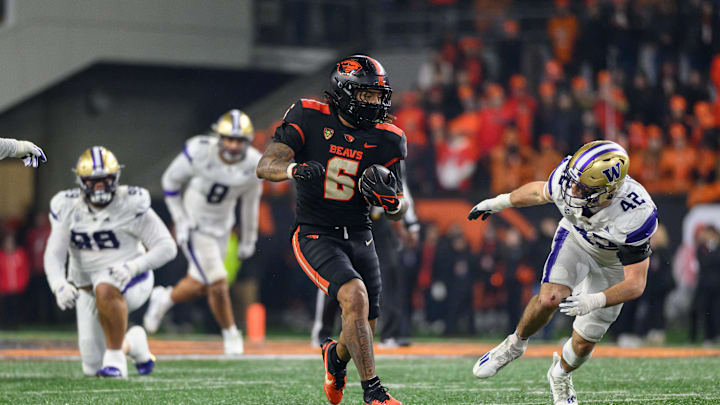 Nov 18, 2023; Corvallis, Oregon, USA; Oregon State Beavers running back Damien Martinez (6) runs the