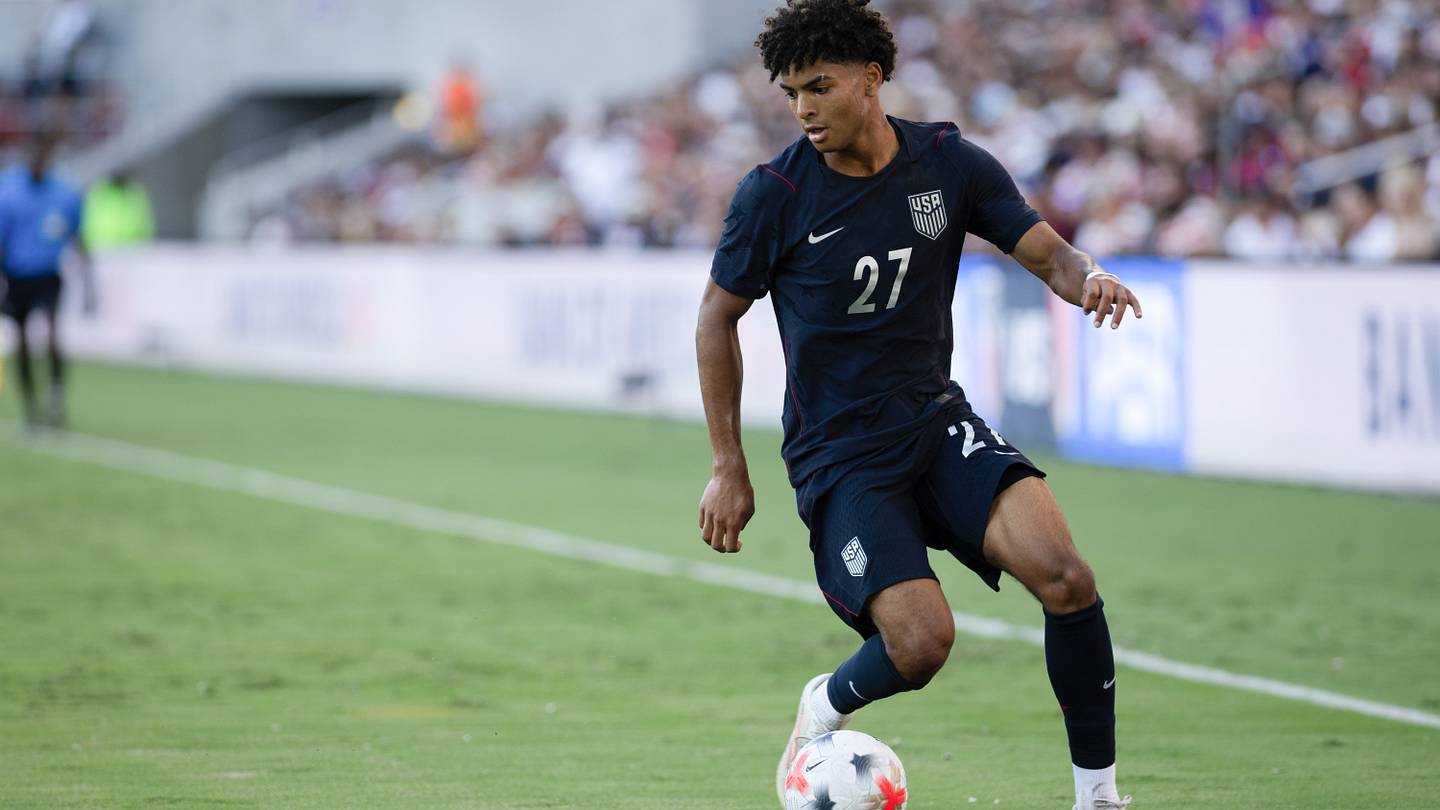 Mathis Albert becomes fifth BVB international debutant in 2026
