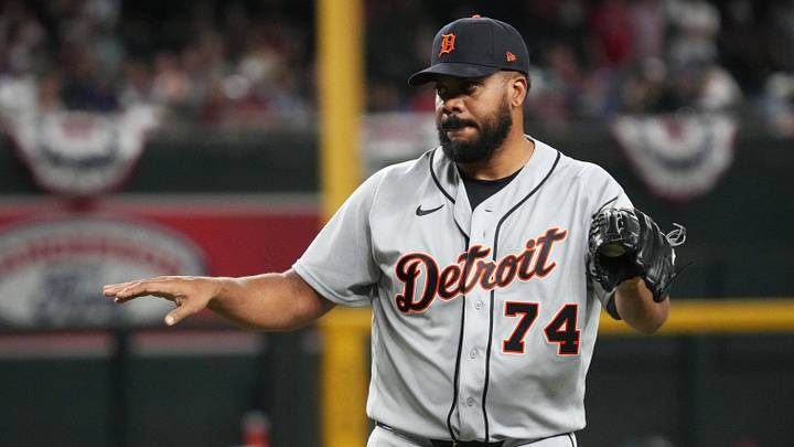Mar 31, 2026; Phoenix, Arizona, USA; Detroit Tigers relief pitcher Kenley Jansen (74) gets ready to pitch against the Arizona Diamondbacks in the eighth inning at Chase Field. Mandatory Credit: Rick Scuteri-Imagn Images Mar 31, 2026; Phoenix, Arizona, USA; Detroit Tigers relief pitcher Kenley Jansen (74) gets ready to pitch against the Arizona Diamondbacks in the eighth inning at Chase Field. Mandatory Credit: Rick Scuteri-Imagn Images