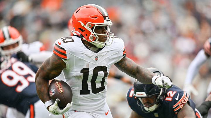 Cleveland Browns running back Quinshon Judkins against Chicago Bears linebacker Devin Bush.