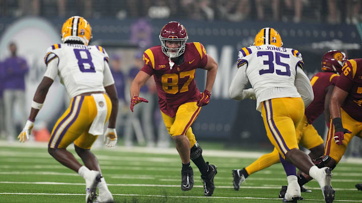 Sep 1, 2024; Paradise, Nevada, USA; Southern California Trojans tight end Lake McRee (87) against the LSU Tigers at Allegiant Stadium. Mandatory Credit: Kirby Lee-Imagn Images