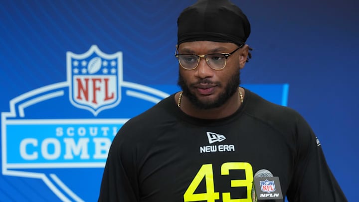Feb 27, 2025; Indianapolis, IN, USA; Oregon defensive lineman Jordan Burch (DL43) during the 2025 NFL Scouting Combine at the Indiana Convention Center. Mandatory Credit: Kirby Lee-Imagn Images Feb 27, 2025; Indianapolis, IN, USA; Oregon defensive lineman Jordan Burch (DL43) during the 2025 NFL Scouting Combine at the Indiana Convention Center. Mandatory Credit: Kirby Lee-Imagn Images