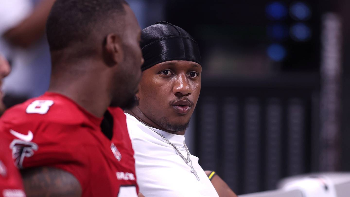 Falcons QB Play Raises Questions About Michael Penix Jr.’s Return