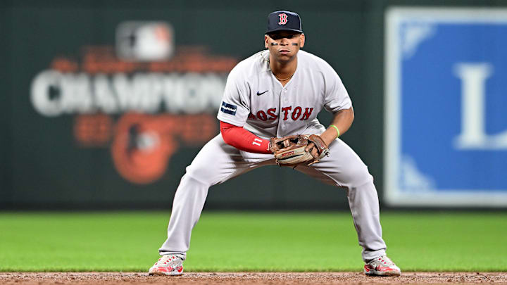 Rafael Devers espera tener una carrera tan exitosa como la de Adrián Beltré, quien también brilló en la tercera base