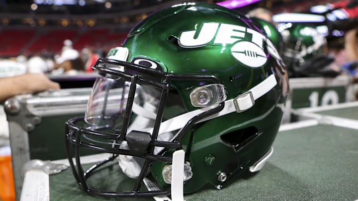 Aug 15, 2019; Atlanta, GA, USA; New York Jets helmet on the sideline against the Atlanta Falcons in the second half at Mercedes-Benz Stadium. Mandatory Credit: Brett Davis-Imagn Images Aug 15, 2019; Atlanta, GA, USA; New York Jets helmet on the sideline against the Atlanta Falcons in the second half at Mercedes-Benz Stadium. Mandatory Credit: Brett Davis-Imagn Images