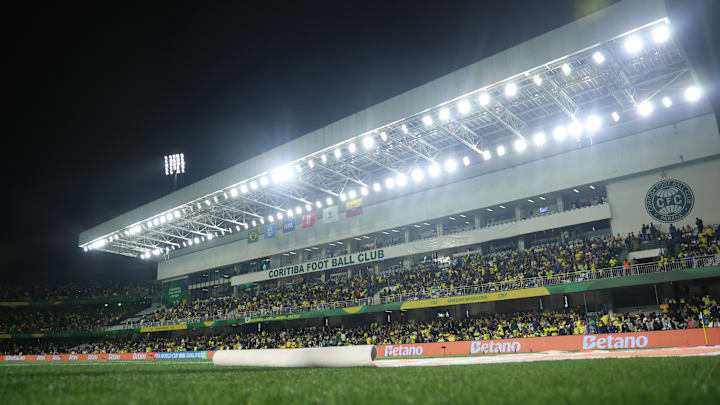 Couto Pereira dará espaço ao duelo alviverde pela Série B Couto Pereira dará espaço ao duelo alviverde pela Série B
