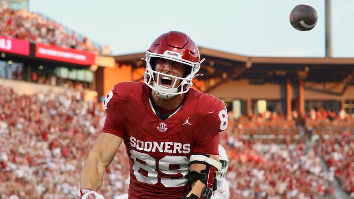 Oklahoma tight end Hayden Hansen celebrates after catching a touchdown against New Mexico. Oklahoma tight end Hayden Hansen celebrates after catching a touchdown against New Mexico.
