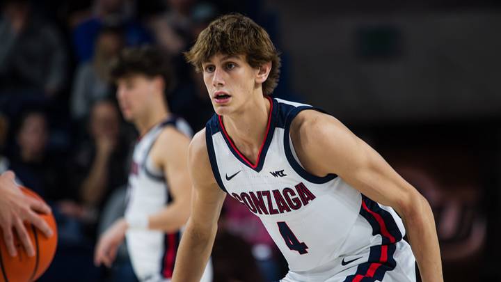 Gonzaga Bulldogs guard Davis Fogle (4).