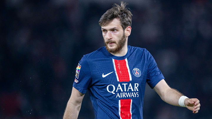 Khvicha Kvaratskhelia face à Auxerre cette saison