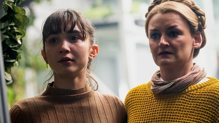 942810 - Snowpiercer 310: Alison Wright, Rowan Blanchard
