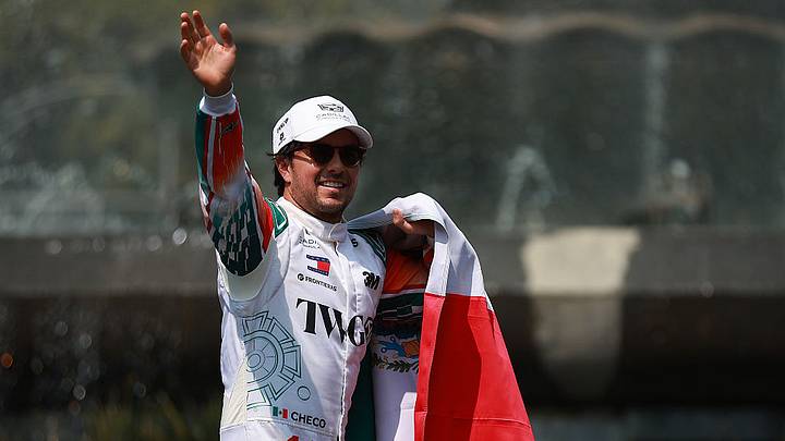 Sergio 'Checo' Pérez tuvo su show run con Cadillac en Paseo de la Reforma. Sergio 'Checo' Pérez tuvo su show run con Cadillac en Paseo de la Reforma.