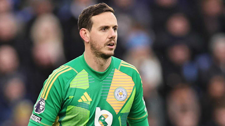 Ex-Liverpool, Leicester goalkeeper Danny Ward is set to join Wrexham. Ex-Liverpool, Leicester goalkeeper Danny Ward is set to join Wrexham.
