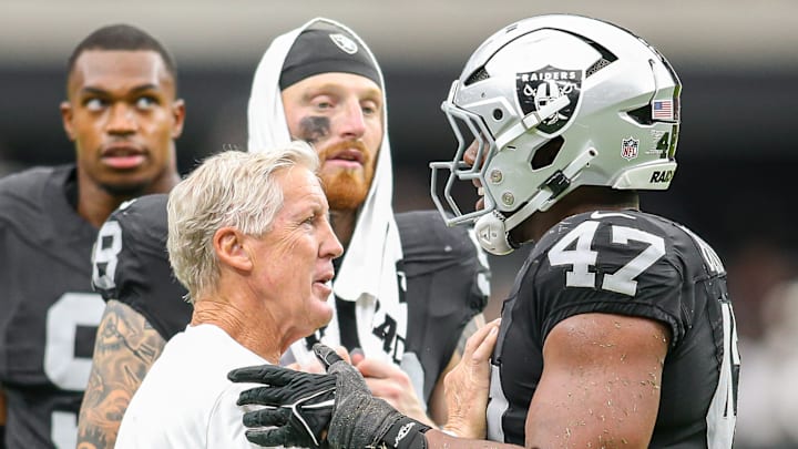 Las Vegas Raiders Pete Carroll, MaxxCrosby, Thomas Booker 