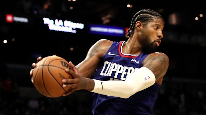 Paul George dice que el nuevo balón de la NBA está afectando a varios jugadores