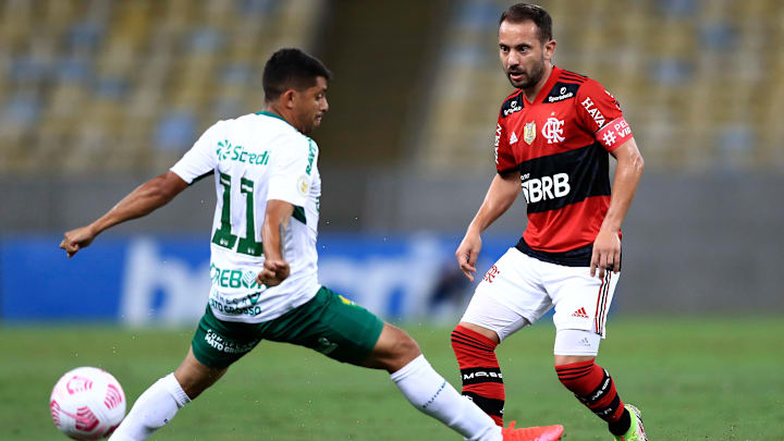 Flamengo e Cuiabá se enfrentam pela 12ª rodada do Campeonato Brasileiro.