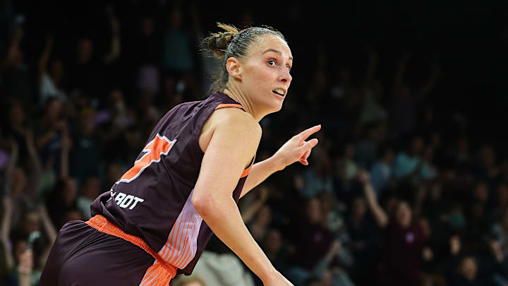 WNBL Rd 6 - Adelaide Lightning v Geelong Venom