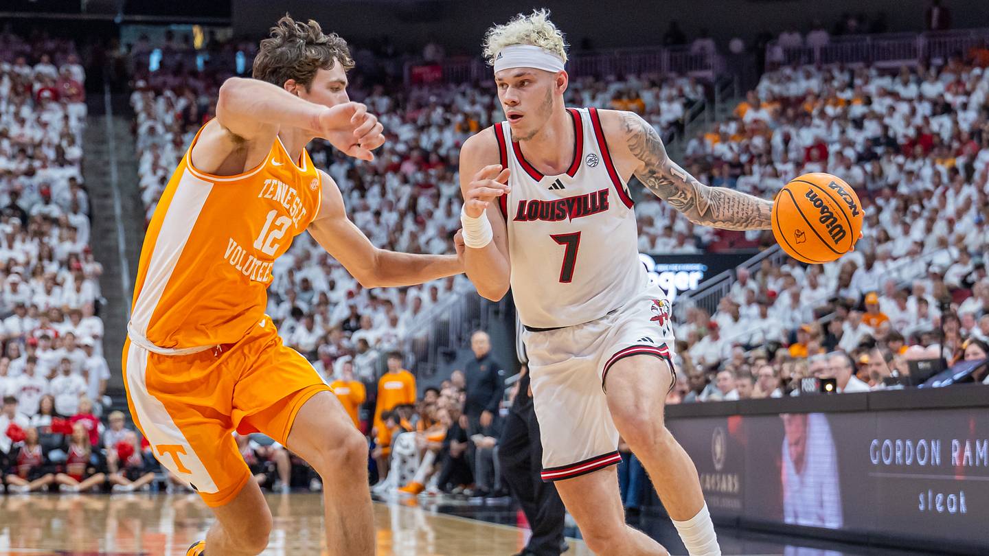 Freshman Darryn Peterson Shines in Kansas' Season Opener