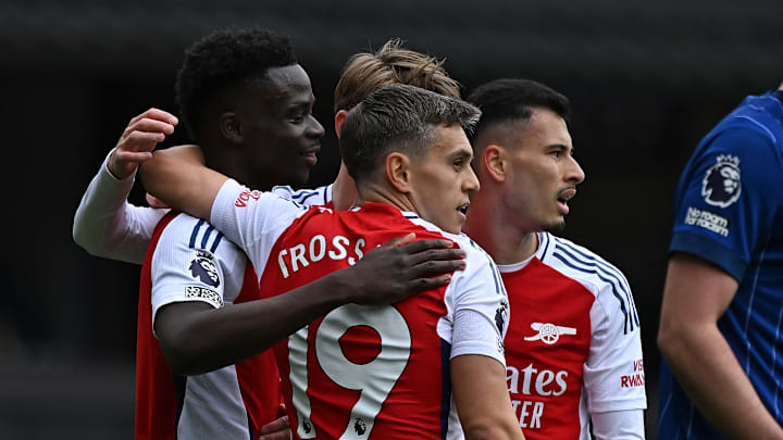 Arsenal eased to victory at Portman Road