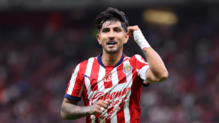 Víctor Guzmán y sus opciones para salir de Chivas Víctor Guzmán y sus opciones para salir de Chivas