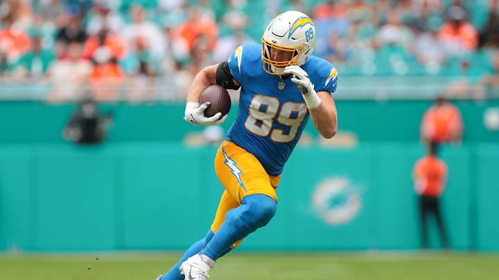 Oct 12, 2025; Miami Gardens, Florida, USA; Los Angeles Chargers tight end Will Dissly (89) carries the football against the Miami Dolphins during the third quarter at Hard Rock Stadium. Mandatory Credit: Sam Navarro-Imagn Images Oct 12, 2025; Miami Gardens, Florida, USA; Los Angeles Chargers tight end Will Dissly (89) carries the football against the Miami Dolphins during the third quarter at Hard Rock Stadium. Mandatory Credit: Sam Navarro-Imagn Images
