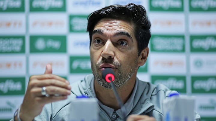 Abel Ferreira não pretende “jogar a toalha” no Brasileirão. 