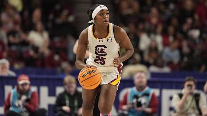 Mar 8, 2025; Greenville, SC, USA; South Carolina Gamecocks guard Raven Johnson (25) brings the ball up court during the second half against the Oklahoma Sooners at Bon Secours Wellness Arena. Mandatory Credit: Jim Dedmon-Imagn Images Mar 8, 2025; Greenville, SC, USA; South Carolina Gamecocks guard Raven Johnson (25) brings the ball up court during the second half against the Oklahoma Sooners at Bon Secours Wellness Arena. Mandatory Credit: Jim Dedmon-Imagn Images
