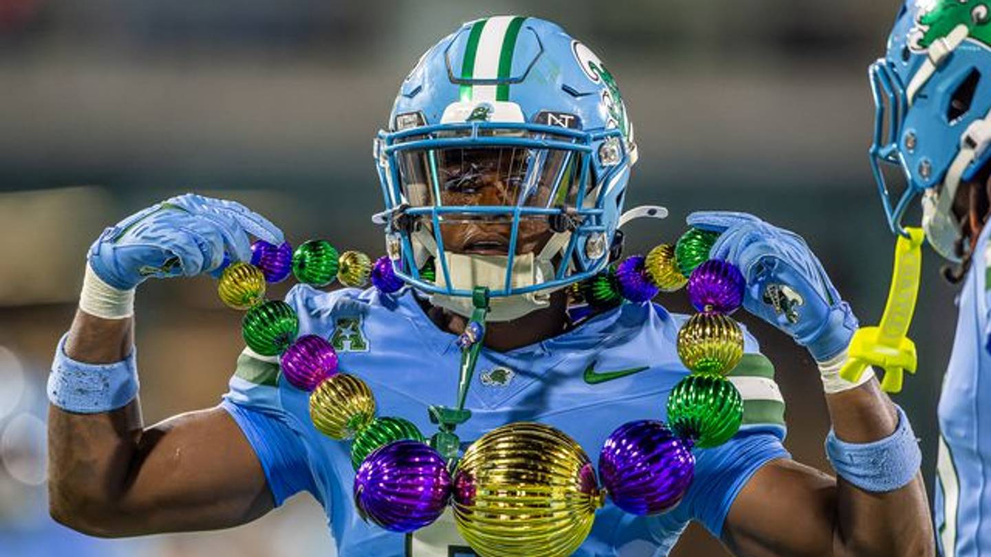Tulane Defense has Come to Play. The Wave Leads Memphis 23-10 at the Half