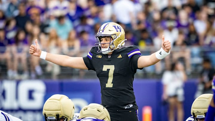 Elijah Brown sets the play in the UW Spring Game. Elijah Brown sets the play in the UW Spring Game.
