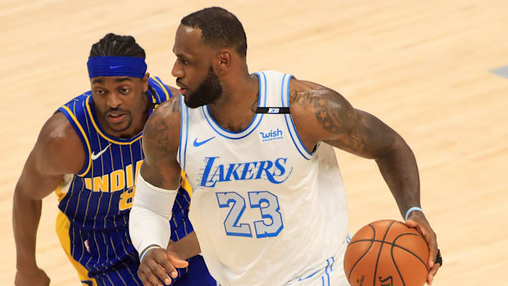 LeBron regresa tras una fecha de suspensión
