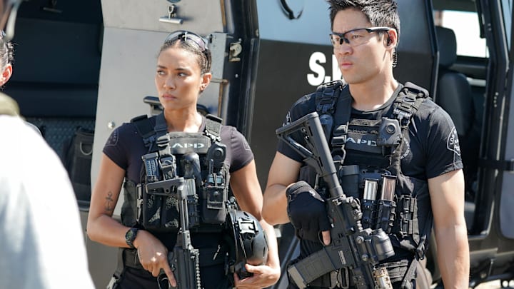“Gang Unit” – When a spree of brutal stash house robberies spills into L.A., 20-Squad must team up with the sheriff’s department’s gang unit to unmask a violent crew who leaves no witness alive, on S.W.A.T., Friday, Oct. 25 (8:00-9:00 PM, ET/PT) on the CBS Television Network, and streaming on Paramount+ (live and on-demand for Paramount+ with SHOWTIME subscribers, or on-demand for Paramount+ Essential subscribers the day after the episode airs)*. Pictured (L-R): Annie Ilonzeh as Devin Gamble and
