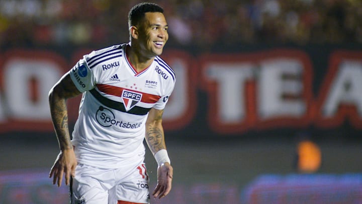 Sem Calleri nem Galoppo, Luciano surge como principal referência no setor ofensivo do São Paulo