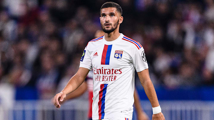 Houssem rectifie ses propos sur les Bleus et la sélection algérienne. 