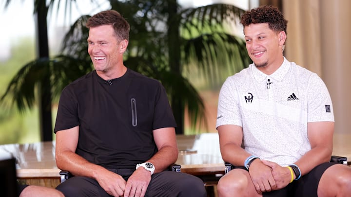 Patrick Mahomes y Tom Brady comparten la misma posición en el fútbol americano 