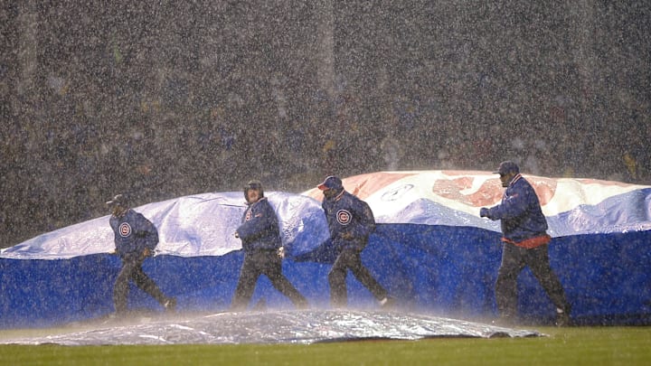 Rain pours on Cubs