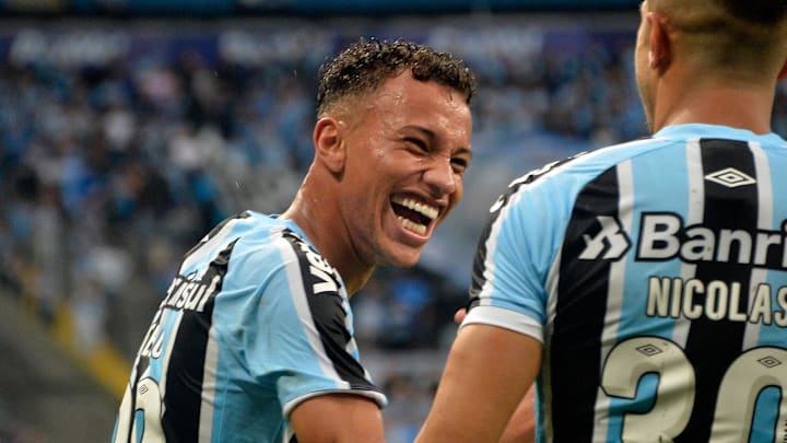 Grêmio de Bitello tem disputa acirrada com Bahia e Vasco na 19ª rodada Grêmio de Bitello tem disputa acirrada com Bahia e Vasco na 19ª rodada