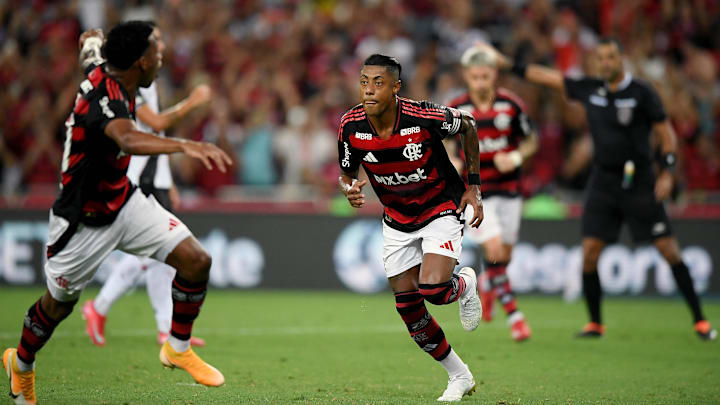 Bruno Henrique marcou o primeiro gol do Flamengo no Clássico dos Milhões