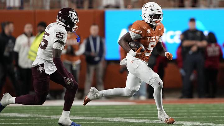 Nov 28, 2025; Austin, Texas, USA; Texas Longhorns running back Quintrevion Wisner