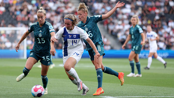 Giulia Gwinn und Linda Dallmann