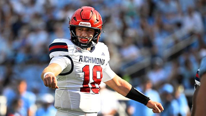Sep 13, 2025; Chapel Hill, North Carolina, USA; Richmond Spiders quarterback Ashten Snelsire (18) on the field in the second quarter at Kenan Stadium. Mandatory Credit: Bob Donnan-Imagn Images Sep 13, 2025; Chapel Hill, North Carolina, USA; Richmond Spiders quarterback Ashten Snelsire (18) on the field in the second quarter at Kenan Stadium. Mandatory Credit: Bob Donnan-Imagn Images
