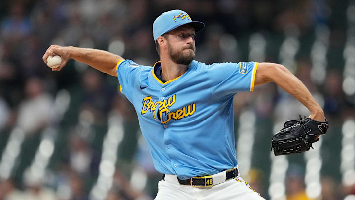 Arizona Diamondbacks v Milwaukee Brewers