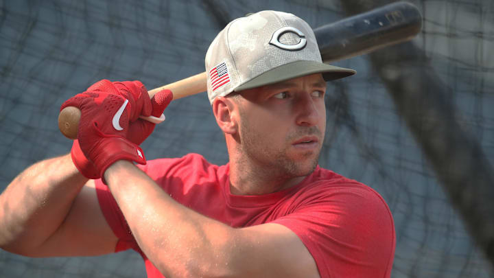 Cincinnati Reds first baseman Spencer Steer (7) i the batting cage