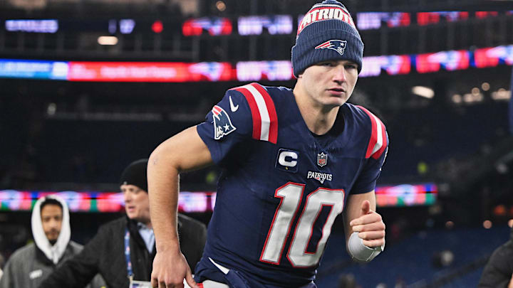 Jan 4, 2026; Foxborough, Massachusetts, USA; New England Patriots quarterback Drake Maye (10) runs off the field after the game against the Miami Dolphins at Gillette Stadium. Jan 4, 2026; Foxborough, Massachusetts, USA; New England Patriots quarterback Drake Maye (10) runs off the field after the game against the Miami Dolphins at Gillette Stadium.