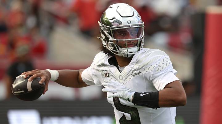 Oregon Ducks QB Dante Moore