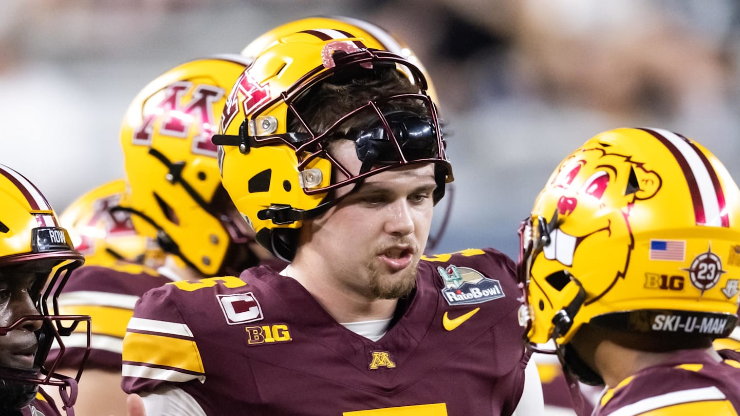 Drake Lindsey Takes First-Team Reps as Minnesota Gophers QB Competition Heats Up