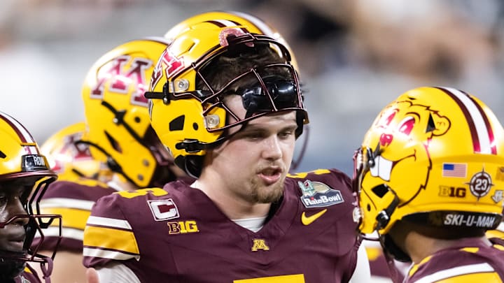 Dec 26, 2025; Phoenix, AZ, USA; Minnesota Golden Gophers quarterback Drake Lindsey (5) against the New Mexico Lobos during the Rate Bowl at Chase Field. Mandatory Credit: Mark J. Rebilas-Imagn Images Dec 26, 2025; Phoenix, AZ, USA; Minnesota Golden Gophers quarterback Drake Lindsey (5) against the New Mexico Lobos during the Rate Bowl at Chase Field. Mandatory Credit: Mark J. Rebilas-Imagn Images