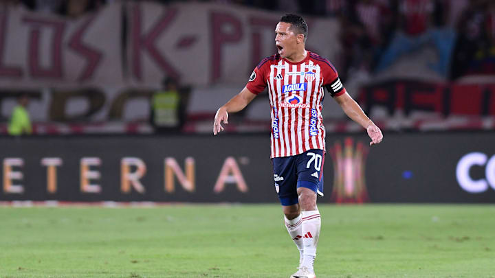 Junior v Colo Colo - Copa CONMEBOL Libertadores 2024