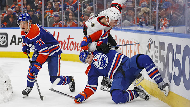 Ottawa Senators forward Brady Tkachuk (7) pulls down Edmonton OIlers Player
